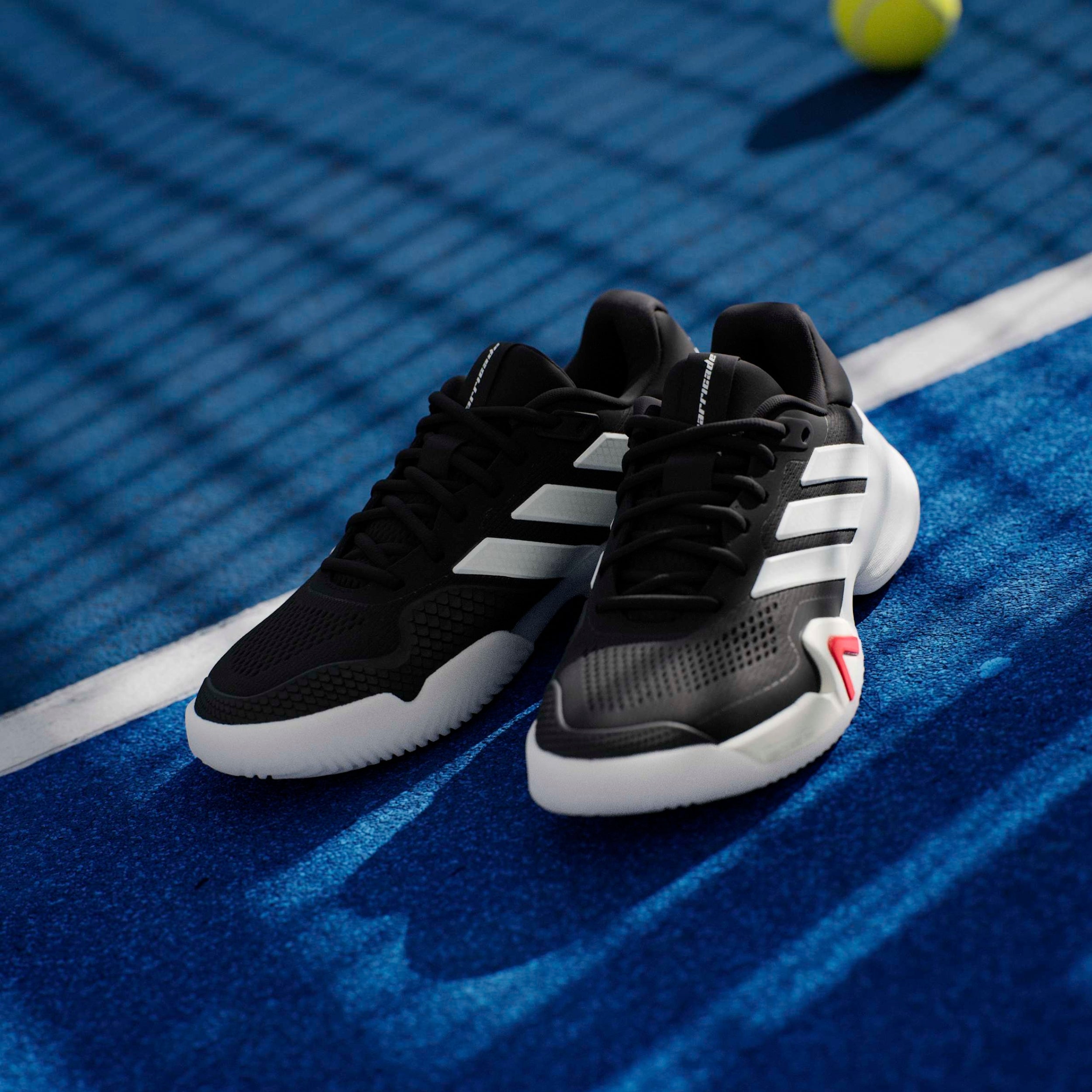 ADIDAS SHOE BARRICADE 14 MN CORE BLACK/METALLIC (SS26) – Baseline