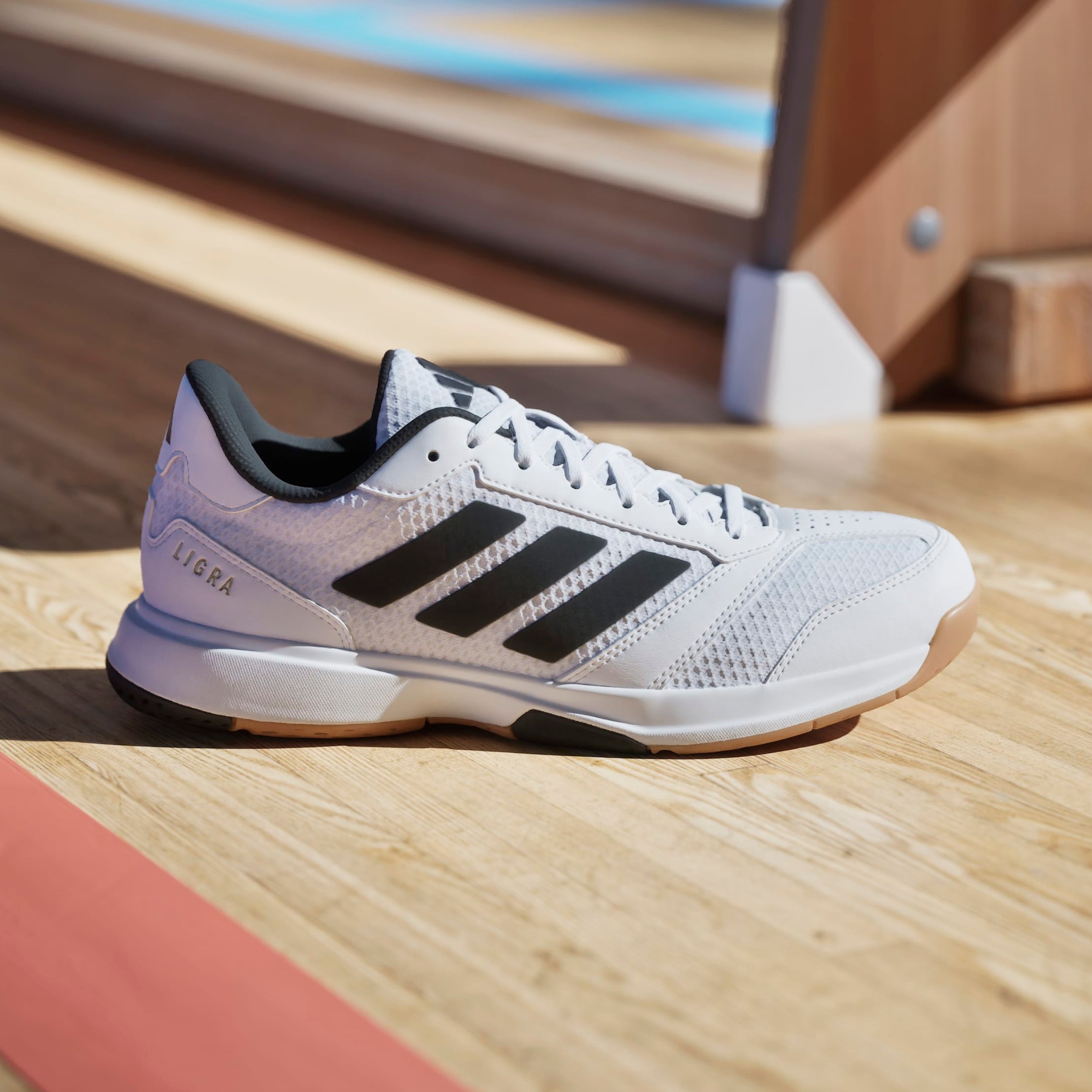 ADIDAS SHOE LIGRA 8 MN WHITE/BLACK (SS26) – Baseline Racquets